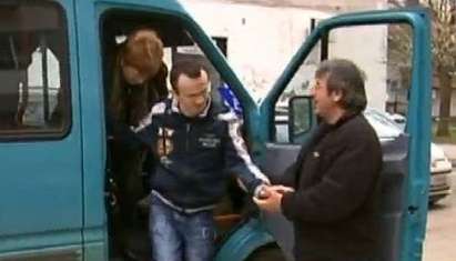 Незрящ мъж моли за помощ, транспортът за хората с увреждания във Варна е недостатъчен