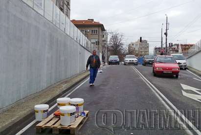 Подземната улица в Бургас на една боя от отваряне (СНИМКИ)