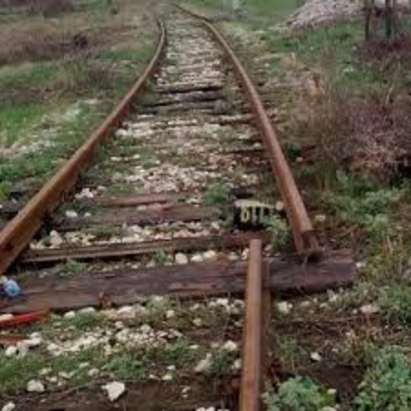 Трагедия край Сунгурларе: Влак помете автомобил с четирима работници, двама загинали