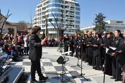 Празничен концерт на открито събра стотици бургазлии на Великден