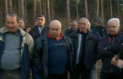Протест в гората край Осоица срещу дървената мафия