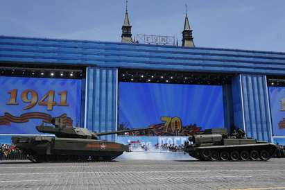 Руският танк чудо се скапа току пред парада