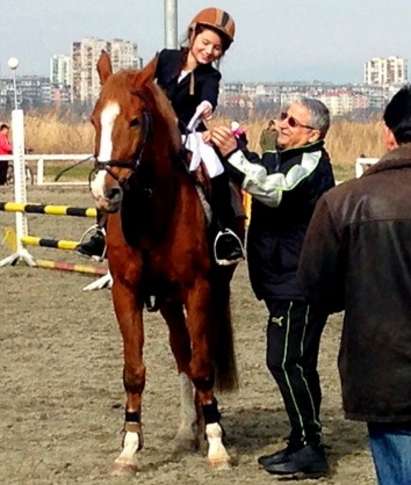 Внучката на Христо Порточанов е новото дете-чудо на конния спорт