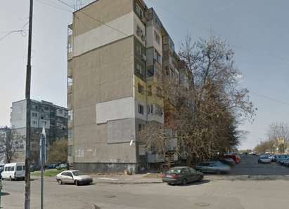 Автокрадец задигна „Нисан“ от бургаския ж.к. „Славейков“, катастрофира край съседен блок