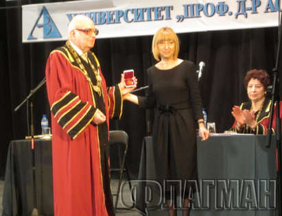 Питат министър Танев преял ли е с власт 70-годишният  ректор на държавния университет в Бургас проф. Петко Петков