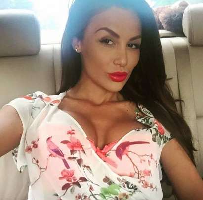 Сексбомбата Моника Валериева била издънката в семейството на бивш полицейски шеф