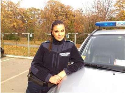Уволняват скандалната полицайка Анна Витанова