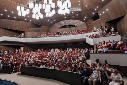Премиерата на „Травиата” събра над 700 души (СНИМКИ)