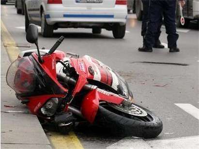 Пиян моторист си спретна дива гонка с полицията