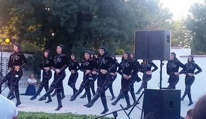 Сцената в Поморие бе арена на древни изкуства и палитра от фолклорни традиции