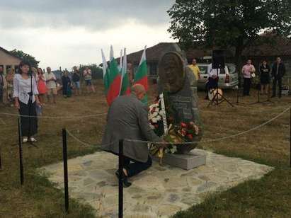 Визица с паметник на Славея на Странджа Георги Павлов (СНИМКИ, ВИДЕО)