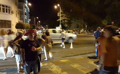 Разгневени бургазлии: Градът остана без таксита, телефоните им блокираха след шоуто на Роби Уилямс