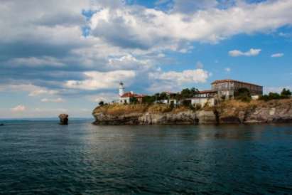 Бургаска кауза: Да извием най-дългото островно хоро на Света Анастасия