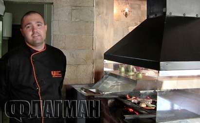 Вижте как главният готвач на Гранд хотел Поморие шеф Ивайло Цонков приготвя чудния Т-бон стек (ВИДЕО)