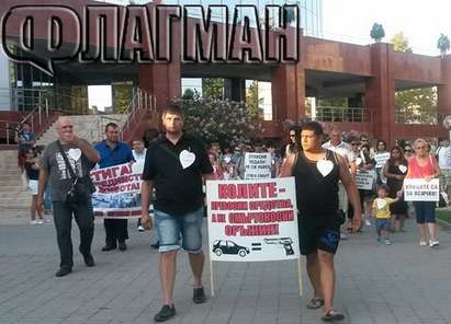 Стотина души шестваха в Бургас против убийците на пътя под мотото „Аз съм бъдещето! Не ме убивай!“ (СНИМКИ)