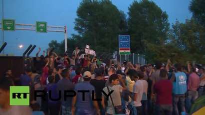 Стотици бежанци тръгват пеша от Истанбул към България!