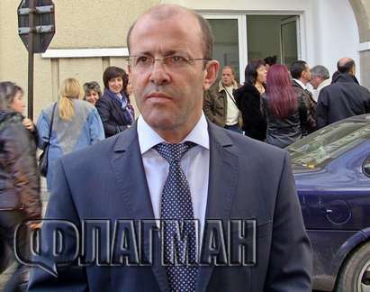 Опитаха да сменят законния кмет на Приморско със сламен човек на екскмета Димитър Димитров
