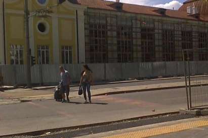 Пловдивско семейство скочи срещу акт, написан им при пресичане на улица в Бургас
