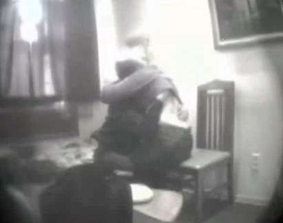 Мафиотски бос и правозащитничка се награбиха на свиждане в зандана (ВИДЕО)