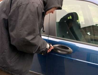 Куриоз: Непълнолетен автоджамбазин задигна БМВ от охраняем паркинг, връща го след час