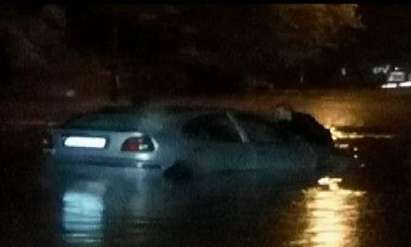 Потоп в Перник, наводнени са улици и къщи