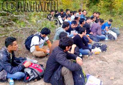 Вижте как ОЗБГ арестува 27 афганистанци, пробили държавната граница (ВИДЕО И СНИМКИ)