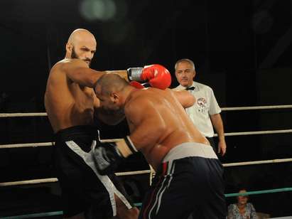Бургаските боксьори прегазиха съперниците си в "Нощта на Бургас" (СНИМКИ)