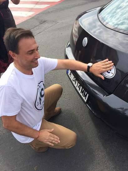 3000 стикера за автомобили с несебърска регистрация раздаде кандидатът за кмет от ГЕРБ Златко Димитров по повод Световния ден на туризма
