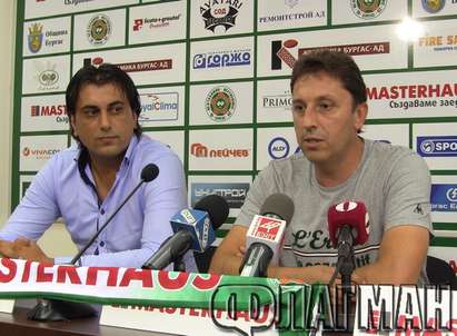 Старши треньорът на "Нефтохимик" Атанас Атанасов: Няма да се върна! Категоричен съм. Напускам заради обстановката в клуба