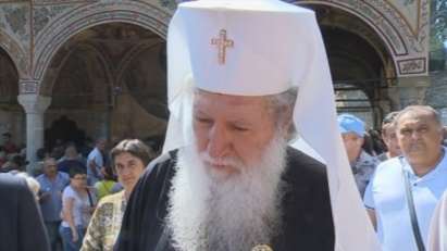Неофит стана на 70 години, празнува по монашески в манастир