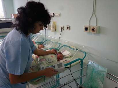 Проверяват слуха на всяко новородено в МБАЛ Бургас