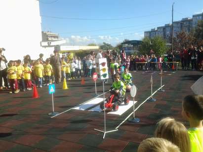 Детско състезание по пътна безопасност се проведе в ОДЗ "Славейче" в ж.к."Меден рудник"(СНИМКИ)