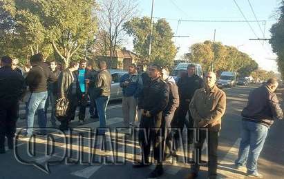 Надзирателите от затвора блокираха ул. „Индустриална” в Бургас