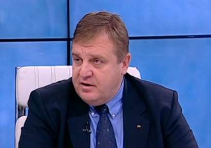 Каракачанов: Няма реформи, защото политиката е като белия чаршаф, а управляващите не го могат