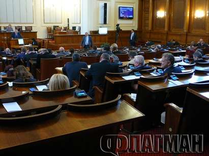 Парламентът ускори възможността за арест на Сидеров и Чуколов с промени в правилника си