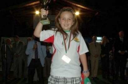 Триумф! Момиче от „Бургас 64“ изпревари 120 състезателки и стана световен шампион по шах