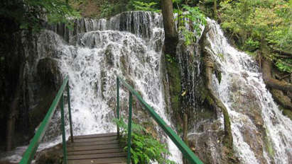 Спасители: Затрупаните на Крушунските водопади едва ли ще оцелеят