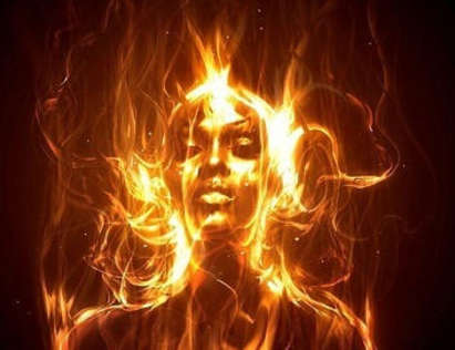 Жена седна на пейка и изгоря мистериозно, нямала нито запалка, нито кибрит