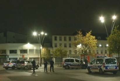 Извънредно! Стрелба в парижко предградие, има ранени полицаи
