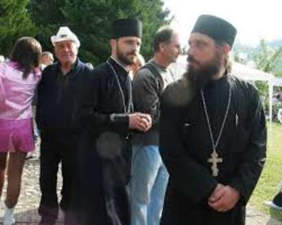 Захранват монасите с бракониерска риба от Бургас