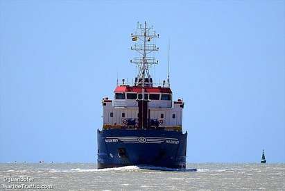 Горя кораб на 50 мили от нос Емине, бургаска фирма го провлачва към Босфора