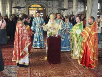 Стотици миряни се помолиха в църквата "Св.Николай Чудотворец" в ж.к."Меден рудник"
