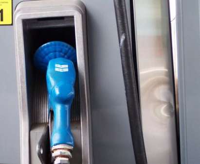 Варненец обяви бойкот на всички бензиностанции! От 10 години кара колата си само на олио