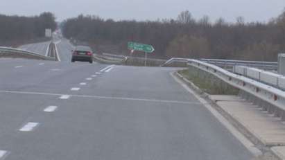 Опасна табела за Бургас вкарва шофьори в насрещното по магистрала "Тракия"