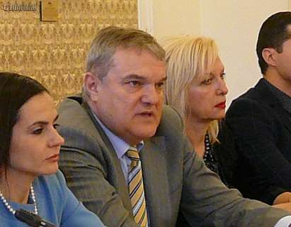 Румен Петков се подигра със съдия Нели Куцкова