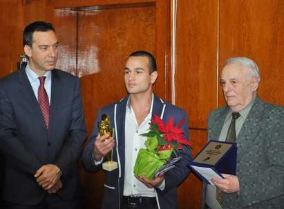 Боксьорът Елиан Димитров е бургаският Спортист на годината (СНИМКИ)