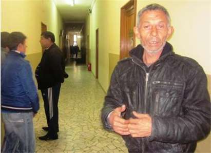 Тримата цигани, пребили полицаи в Комлука, се разминаха с условни присъди