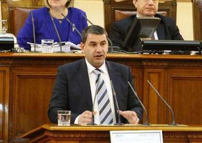 Димитър Байрактаров стана шампион по изказвания от трибуната на Народното събрание