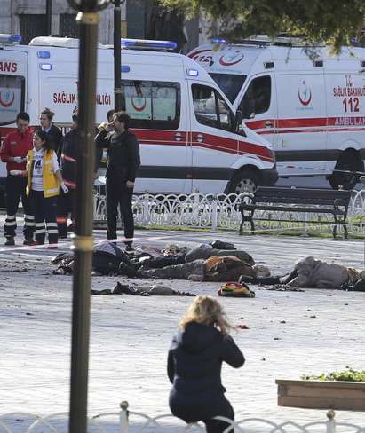Кървав вторник в Истанбул! 10 убити и 15 ранени след бомбен атентат