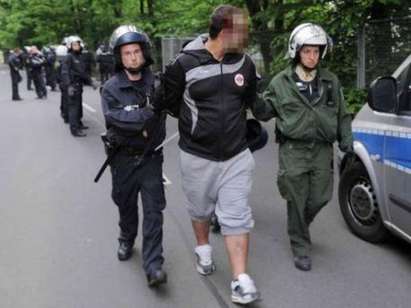 Масови безредици в Лайпциг! Германската полиция арестува над 200 души